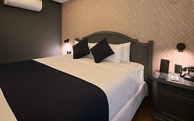 Hive Nápoles by G Hotels